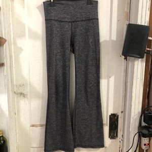 LULULEMON GROOVE YOGA PANT SIZE 6